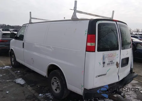 2009 Chevrolet Express 2500 Work Van z USA, uszkodzony, nr VIN 1GCGG25C591136012